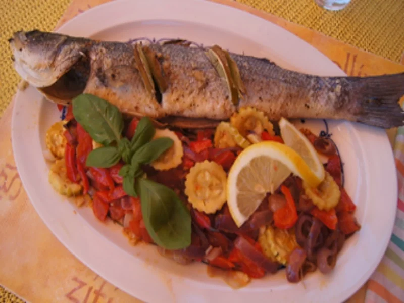 Rezept: Wolfsbarsch auf Gemüsebett Bild Nr. 2 Wolfsbarsch auf Gemüsebett - Rezept - Bild Nr. 2