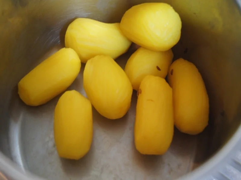 Steinpilz-Rindermett-Buletten mit Rahmkohlrabi und Drillingen - Rezept - Bild Nr. 14