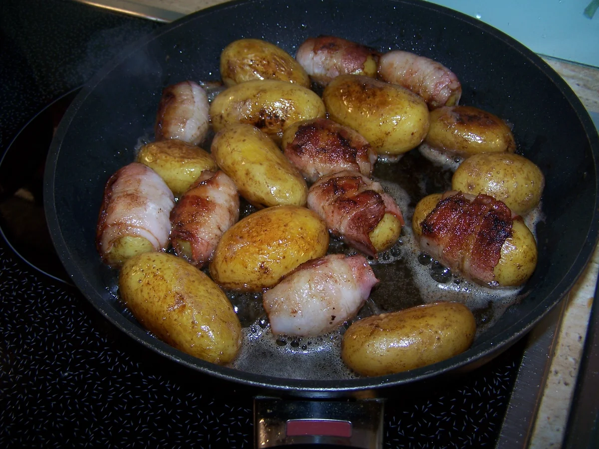 Rezept: Schweinelendchen+Speckkartoffeln +Zwiebelsoße Bild Nr. 5 Schweinelendchen+Speckkartoffeln +Zwiebelsoße - Rezept - Bild Nr. 5