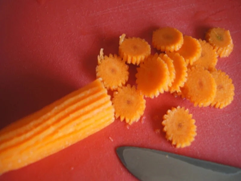 Rezept: Gebratene Regenbogenforelle mit Sesam-Möhrenblüten Bild Nr. 13 Gebratene Regenbogenforelle mit Sesam-Möhrenblüten - Rezept - Bild Nr. 13