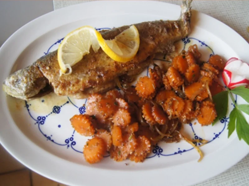 Rezept: Gebratene Regenbogenforelle mit Sesam-Möhrenblüten Bild Nr. 26 Gebratene Regenbogenforelle mit Sesam-Möhrenblüten - Rezept - Bild Nr. 26