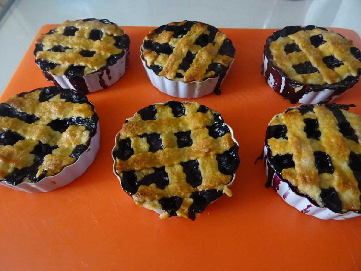 Rezept: Mini Blueberry-Pie's Bild Nr. 3 Mini Blueberry-Pie's - Rezept - Bild Nr. 3