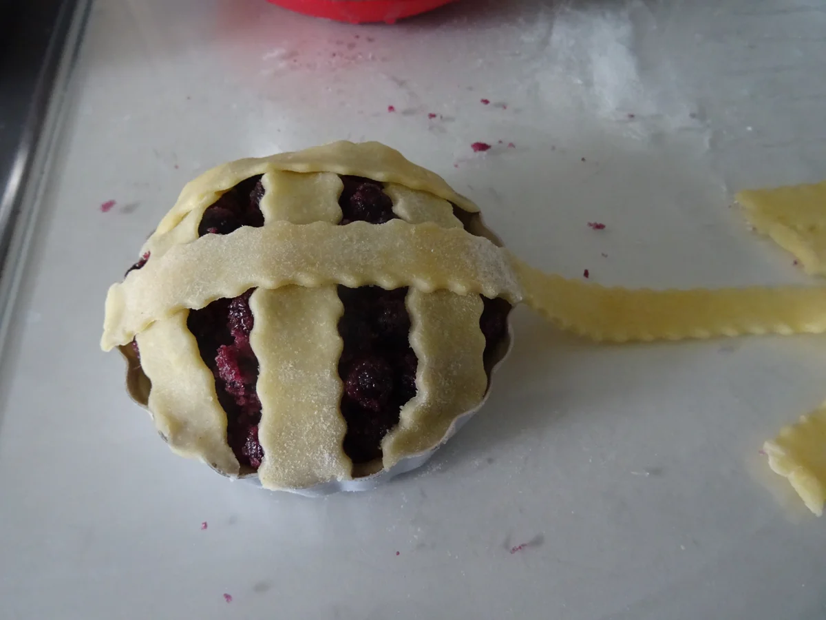 Rezept: Mini Blueberry-Pie's Bild Nr. 4 Mini Blueberry-Pie's - Rezept - Bild Nr. 4