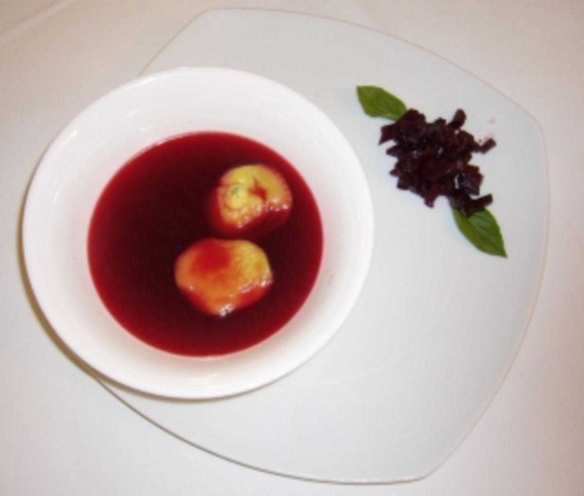 Rote-Bete-Suppe mit Thairavioli - Rezept - kochbar.de