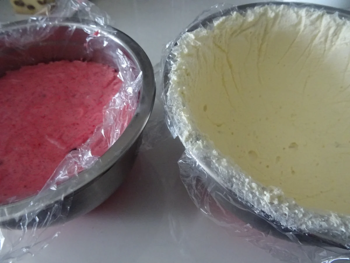 Himbeer-Zitronen-Mousse-Kuppel mit Waldmeister-Topping - Rezept - Bild Nr. 10703