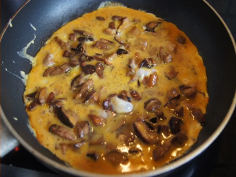 Rezept: Steinpilz-Omelett mit Rahmspinat und Drillingen Bild Nr. 19 Steinpilz-Omelett mit Rahmspinat und Drillingen - Rezept - Bild Nr. 19