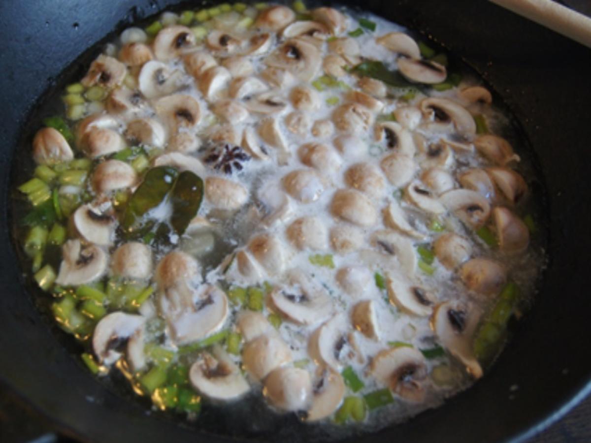 Hühnersuppe mit Kokosmilch und Champignons - Rezept - Bild Nr. 8