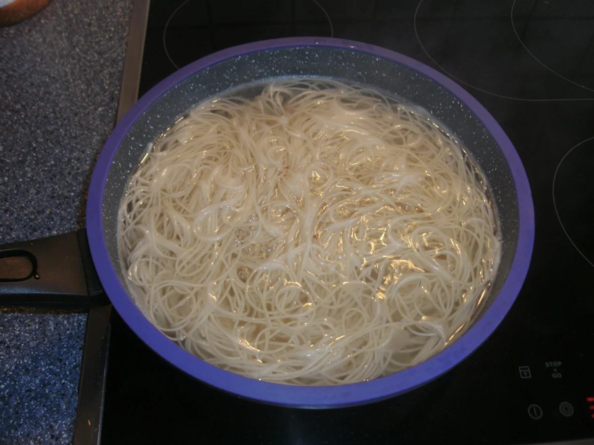 Rezept: Mie-Nudeln mit Gemüse Bild Nr. 4 Mie-Nudeln mit Gemüse - Rezept - Bild Nr. 4