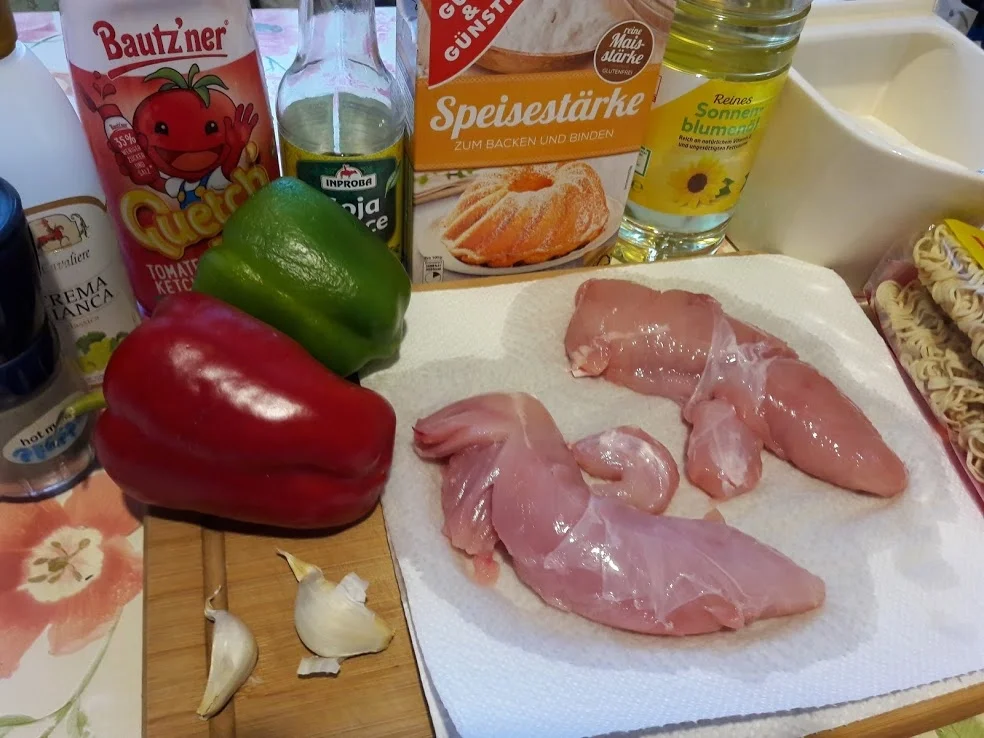 Rezept: Nudeln Süss-sauer mit Hähnchenfleisch Bild Nr. 3 Nudeln Süss-sauer mit Hähnchenfleisch - Rezept - Bild Nr. 3