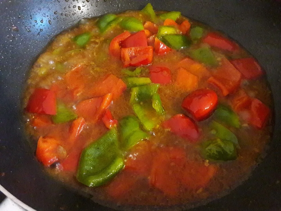 Rezept: Nudeln Süss-sauer mit Hähnchenfleisch Bild Nr. 12 Nudeln Süss-sauer mit Hähnchenfleisch - Rezept - Bild Nr. 12