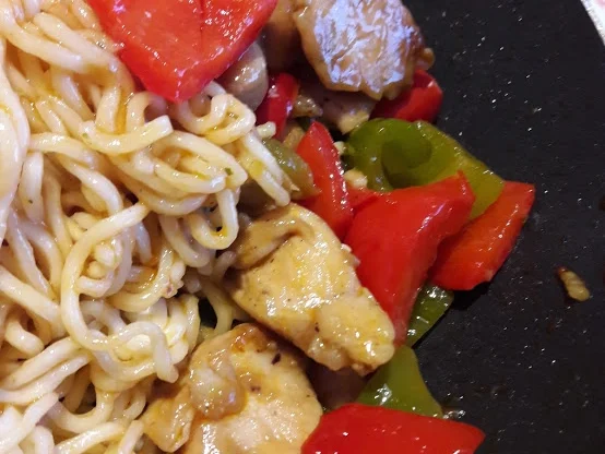 Rezept: Nudeln Süss-sauer mit Hähnchenfleisch Bild Nr. 14 Nudeln Süss-sauer mit Hähnchenfleisch - Rezept - Bild Nr. 14