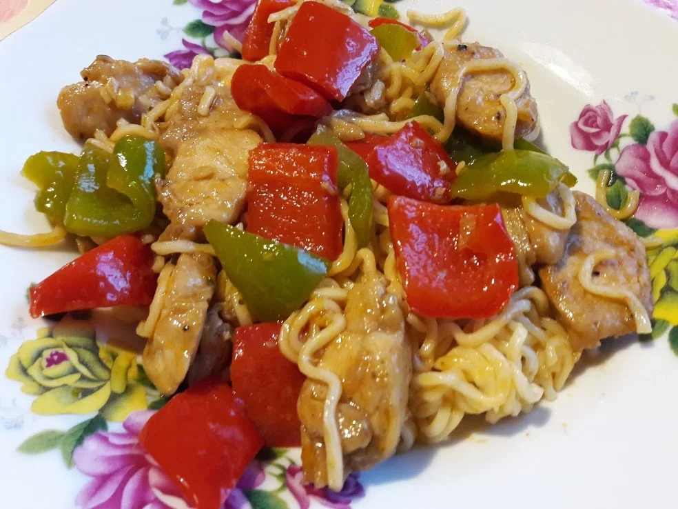 Rezept: Nudeln Süss-sauer mit Hähnchenfleisch Bild Nr. 15 Nudeln Süss-sauer mit Hähnchenfleisch - Rezept - Bild Nr. 15