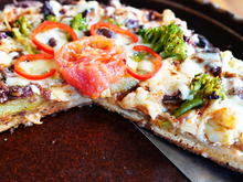Würzige Pizza mit Blumenkohl, Brokkoli und Sardellen - Rezept - Bild Nr. 2