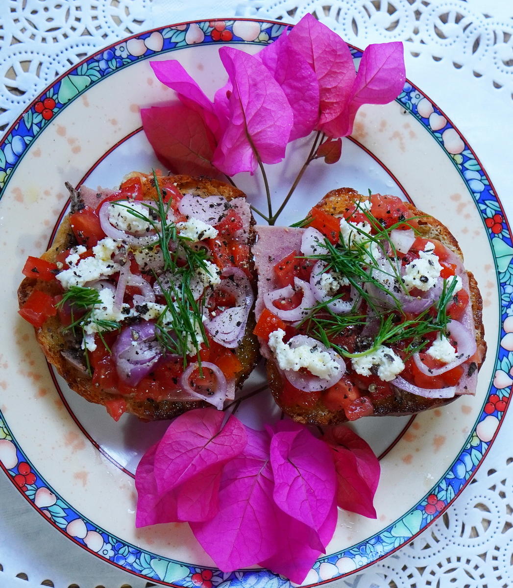 Geröstete Ciabattino mit Tomaten, Zwiebeln und Feta - Rezept - Bild Nr. 2