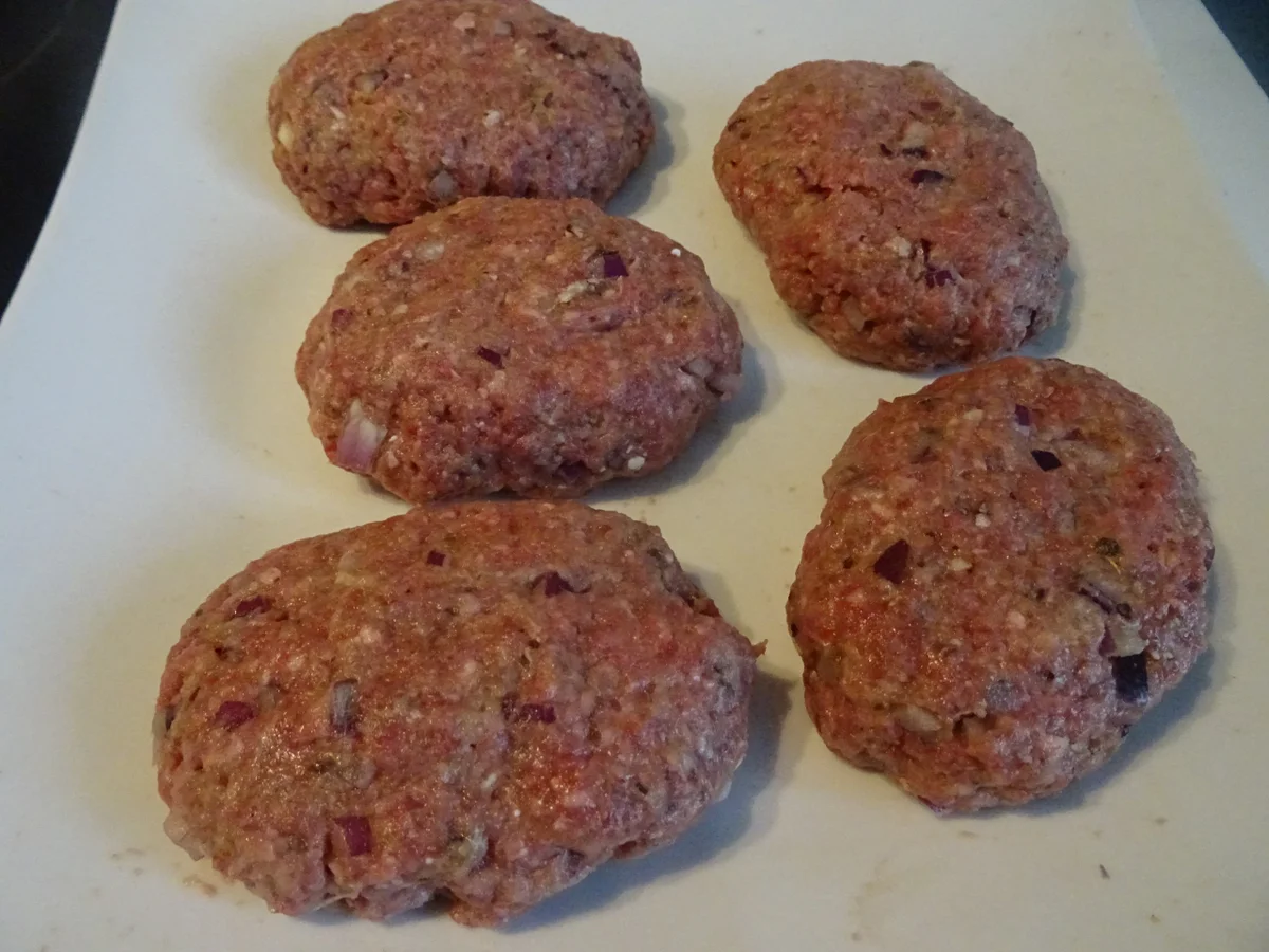 Rezept: Djuvec Reis mit Bifteki Bild Nr. 4 Djuvec Reis mit Bifteki - Rezept - Bild Nr. 4