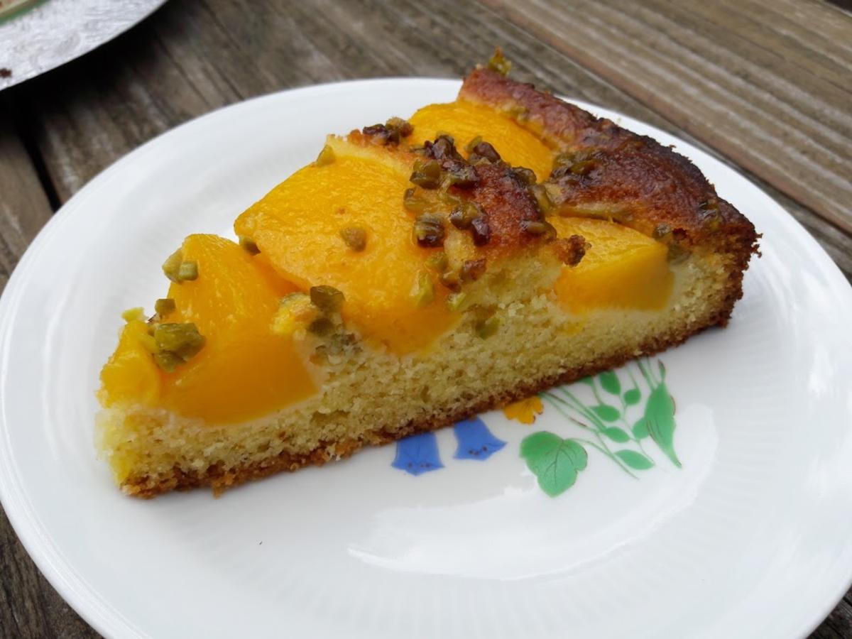 Pfirsichkuchen schmeckt auch mit Aprikosen oder anderem Obst - Rezept ...