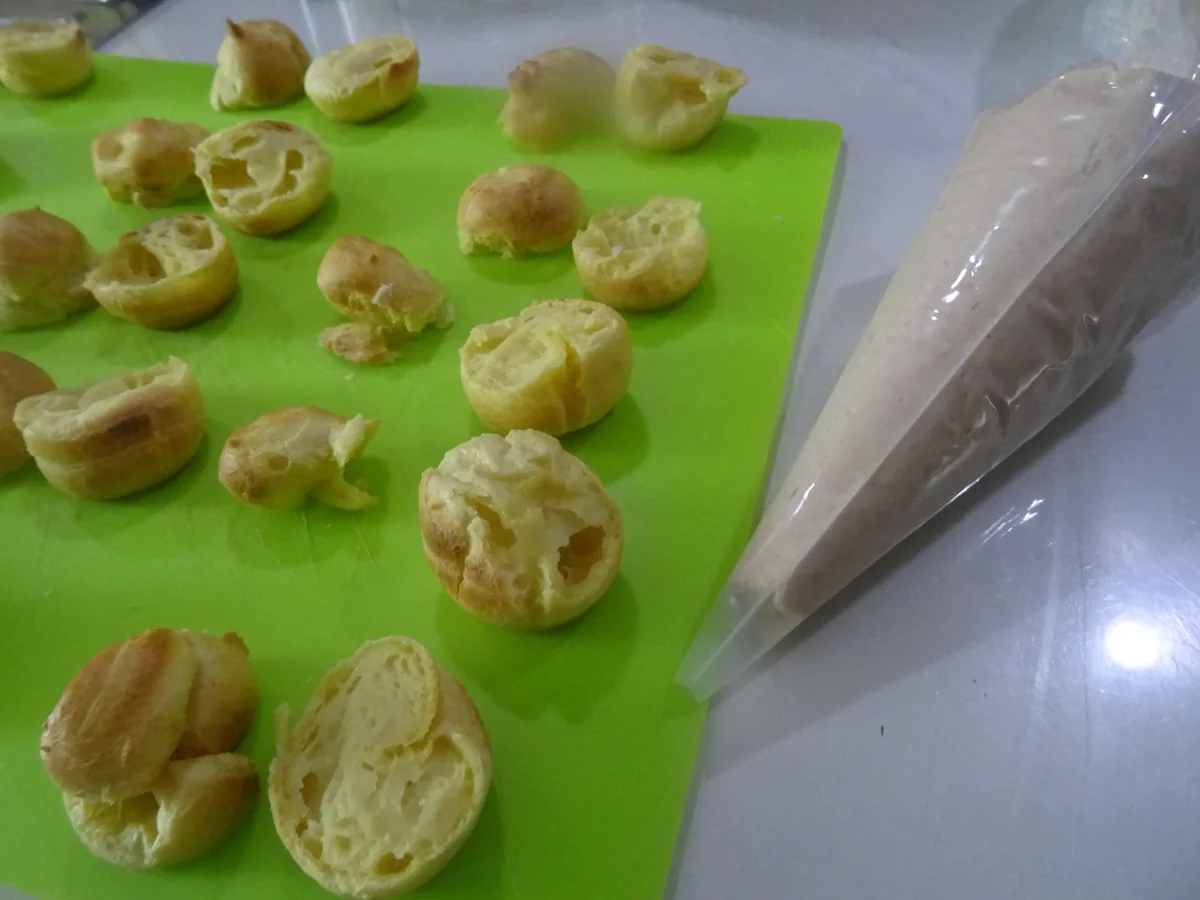 Rezept: Ruby-Profiteroles Bild Nr. 10734 Ruby-Profiteroles - Rezept - Bild Nr. 10734