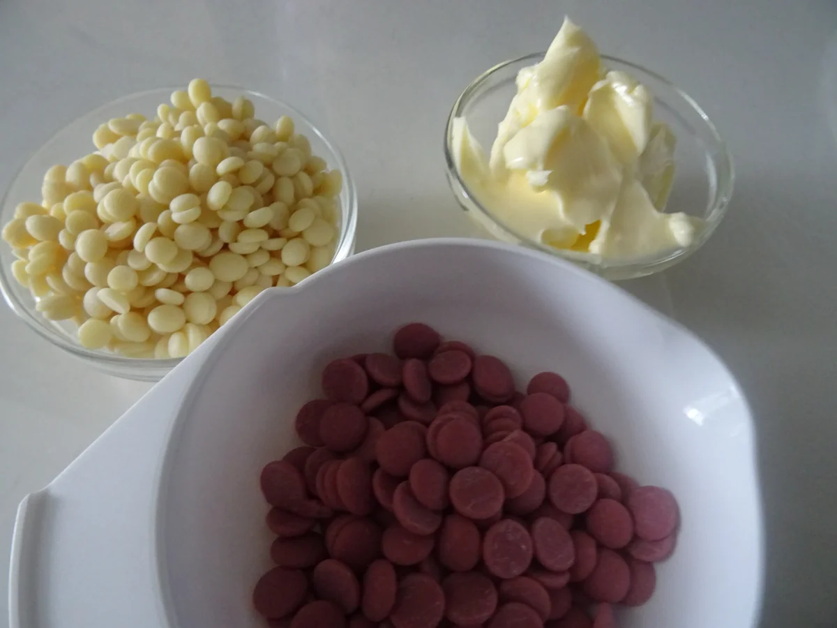 Rezept: Ruby-Profiteroles Bild Nr. 10746 Ruby-Profiteroles - Rezept - Bild Nr. 10746