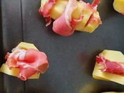 Fächerkartoffel  mit Serranoschinken "Pata Nègra"  und Rauchsalz - Rezept - Bild Nr. 2