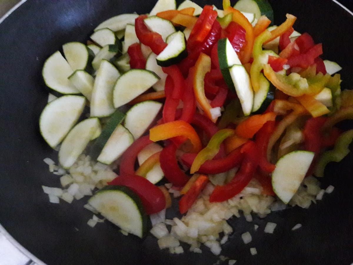 Paprika-Zucchini-Gemüse - Rezept mit Bild - kochbar.de