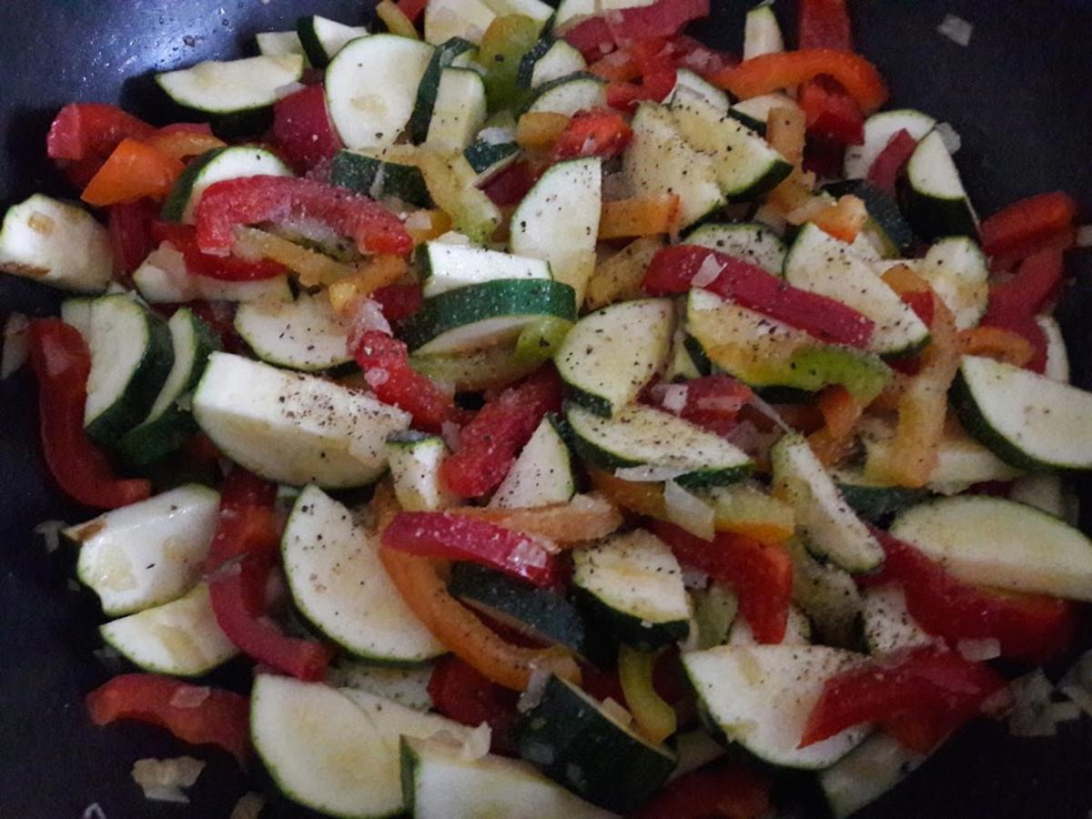 Paprika-Zucchini-Gemüse - Rezept mit Bild - kochbar.de