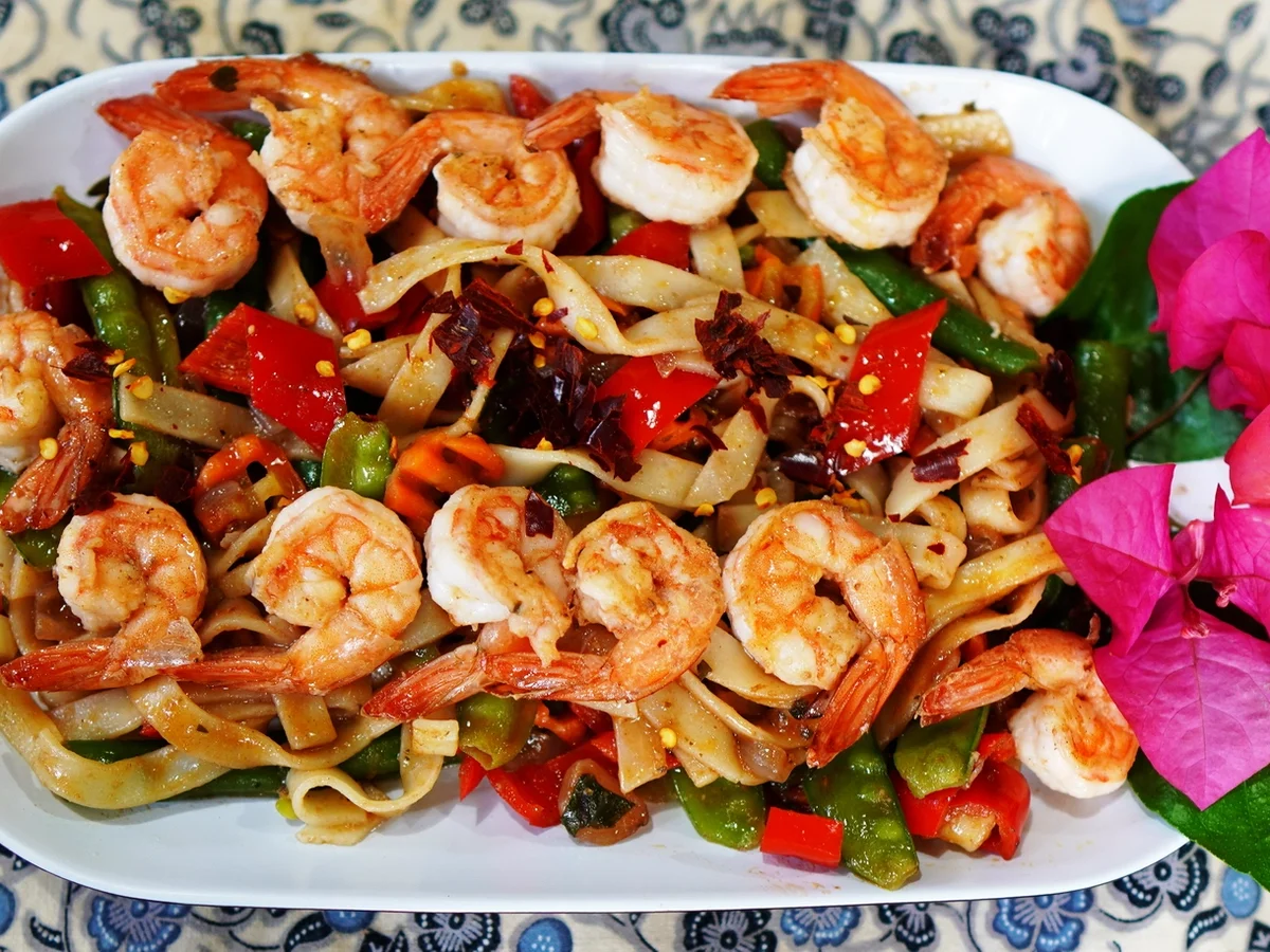 Breite Nudeln mit Garnelen - Pappardelle al scampi - Rezept - Bild Nr. 2