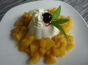 Kokos-Götterspeise mit Ananas-Ragout - Rezept - Bild Nr. 2