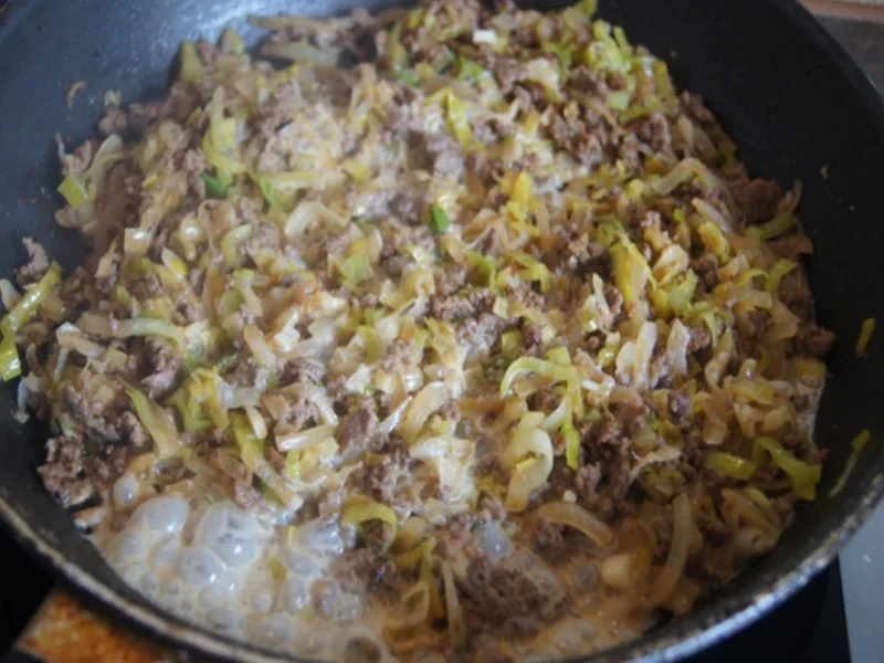 Rinderhackfleisch-Lauch-Pfanne mit Kartoffelstampf-Rösti - Rezept - Bild Nr. 12