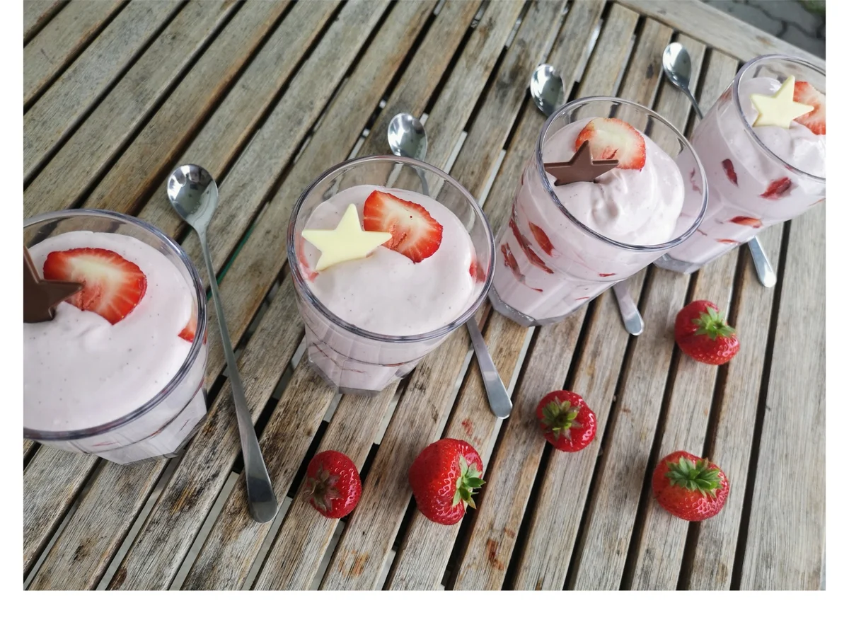 Rezept: BiNe` S ERDBEER - QUARK - DESSERT Bild Nr. 3 BiNe` S ERDBEER - QUARK - DESSERT - Rezept - Bild Nr. 3
