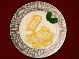 Rezept: Tagliatelle mit Lachs und Sahnesoße (René Weller) Tagliatelle mit Lachs und Sahnesoße (René Weller) - Rezept