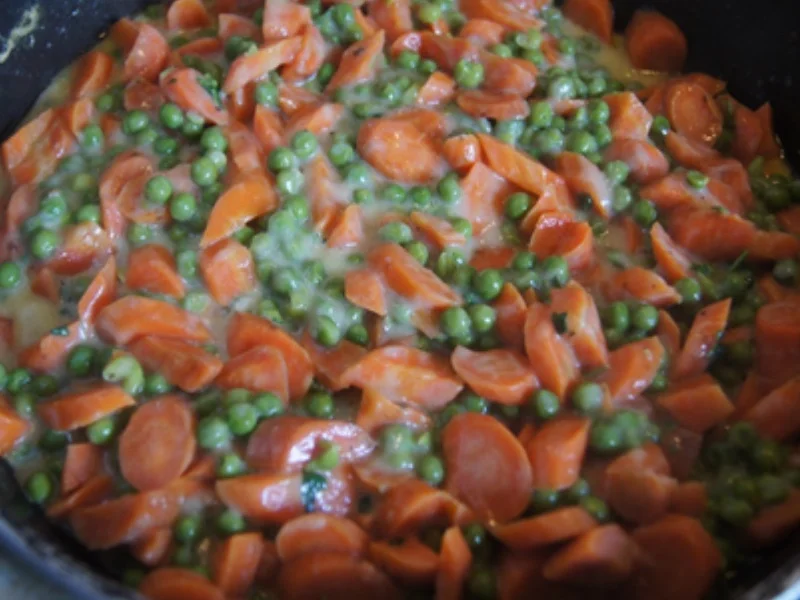 Gebratener Leberkäse mit Erbsen-Möhren-Gemüse und Kartoffeln - Rezept - Bild Nr. 12