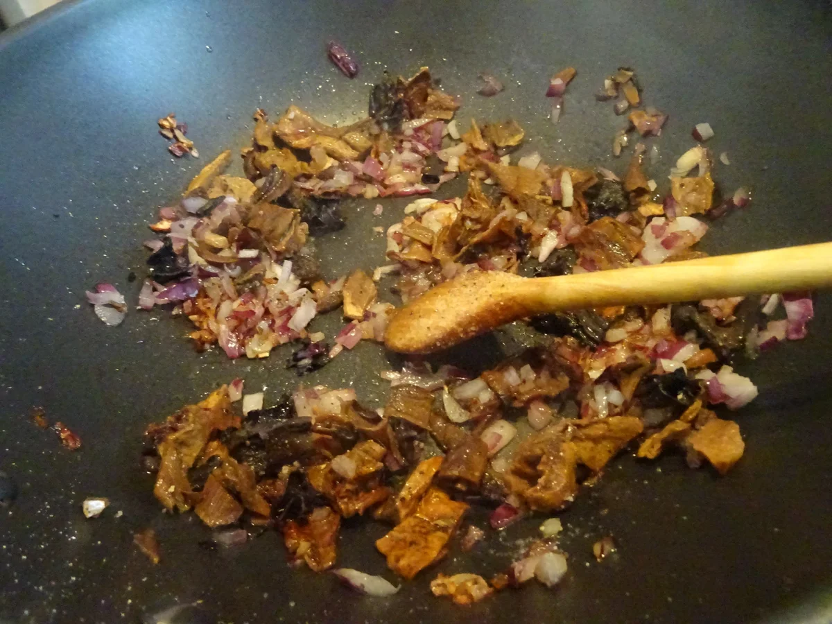 Pilz-Ragout mit crossen Kartoffel-Pflanzerl - Rezept - Bild Nr. 4