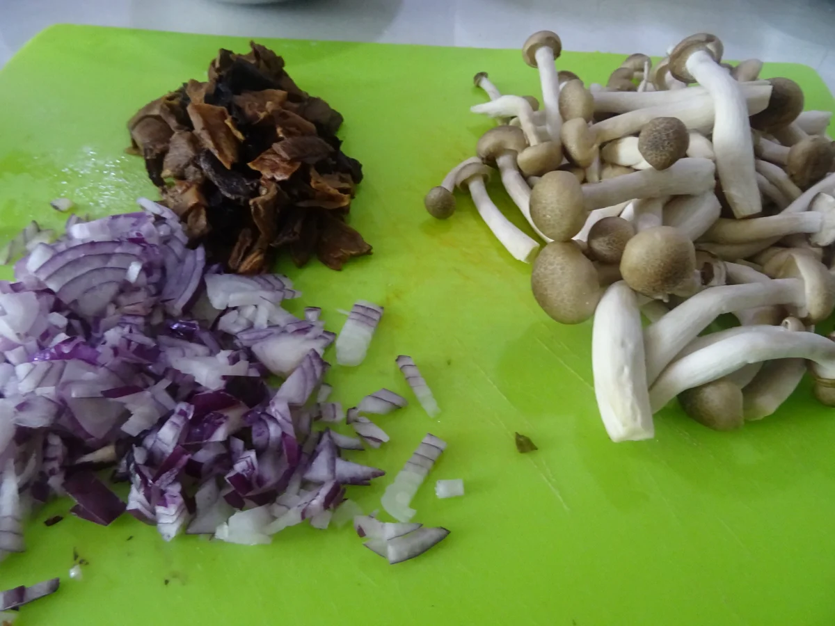 Pilz-Ragout mit crossen Kartoffel-Pflanzerl - Rezept - Bild Nr. 5