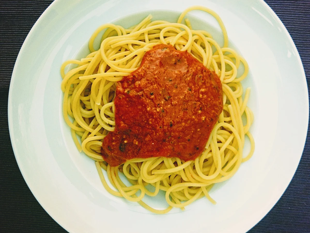 Sommerliche Pasta mit Tomaten-Basilikum Sosse - Rezept - Bild Nr. 2