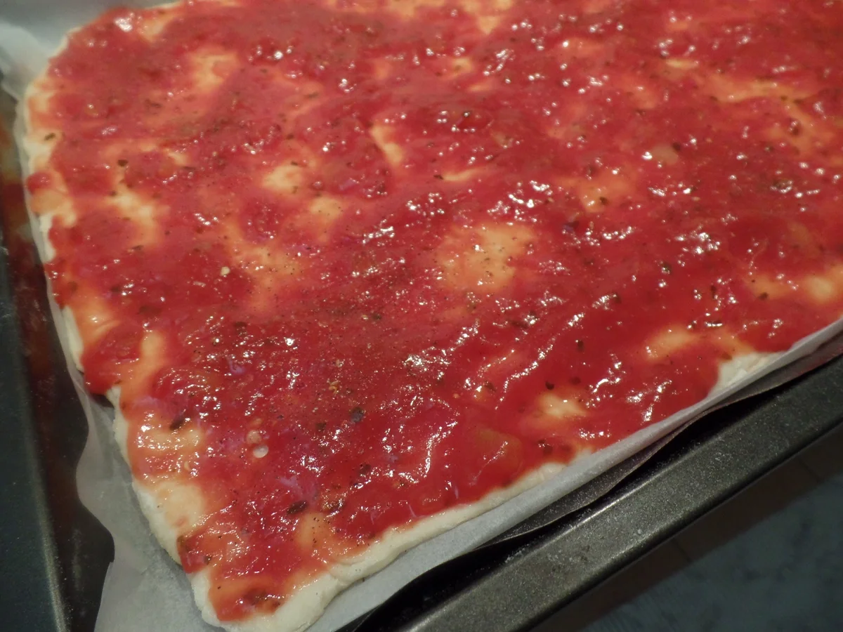 Pizza-Salami mit Gemüse und Oliven - Rezept - Bild Nr. 10815