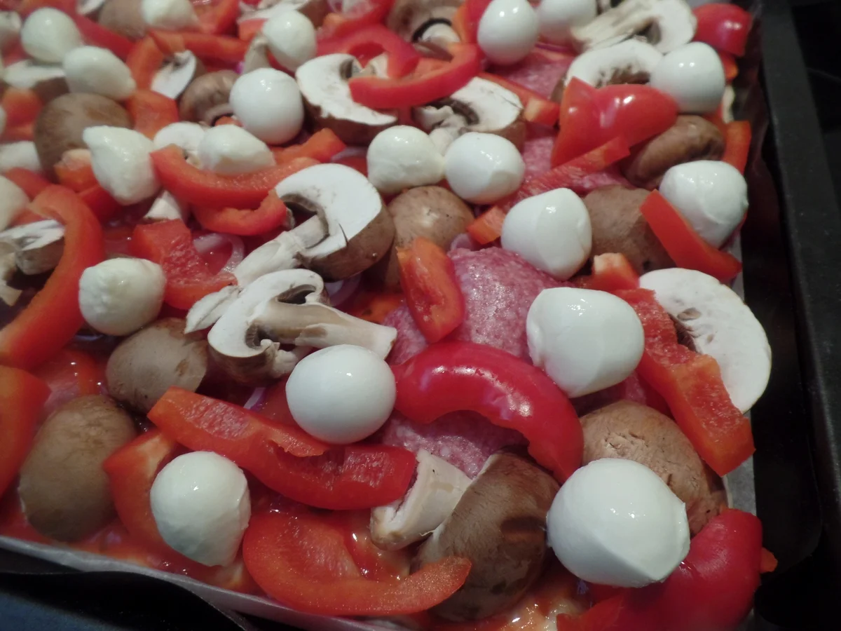 Pizza-Salami mit Gemüse und Oliven - Rezept - Bild Nr. 10816