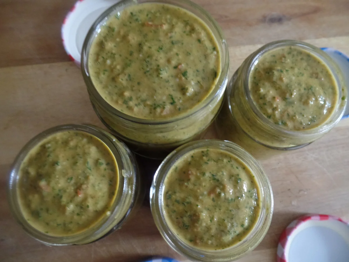 Spaghetti mit selbstgemachtem Rucola-Paprika-Pesto - Rezept - Bild Nr. 10850