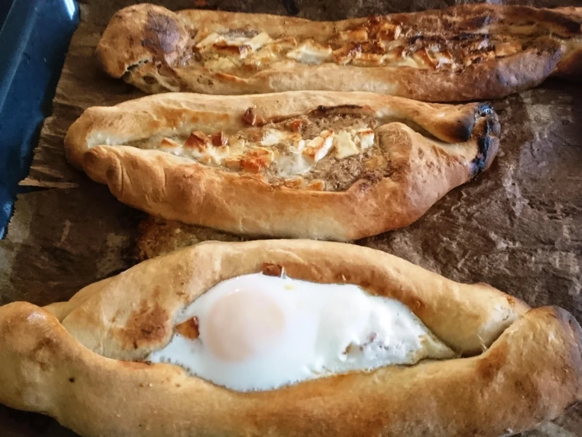 Khachapuri aus reinem Sauerteig - Rezept - Bild Nr. 7