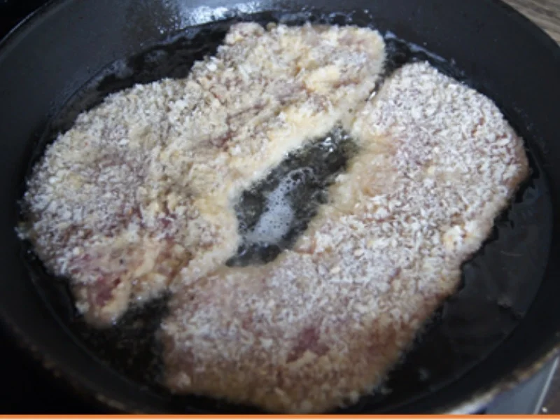 Rezept: Schnitzel XXL mit Champignons und Kartoffelstampf Bild Nr. 9 Schnitzel XXL mit Champignons und Kartoffelstampf - Rezept - Bild Nr. 9