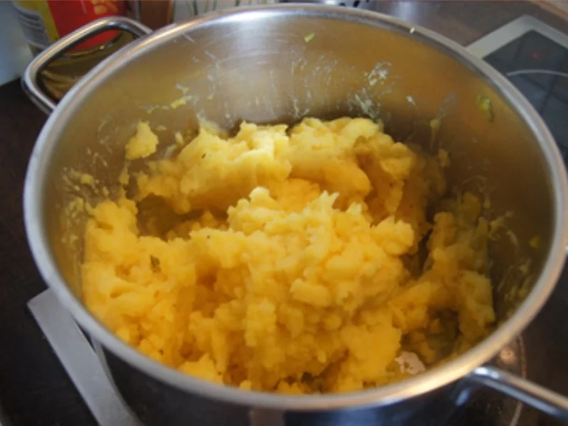 Rezept: Schnitzel XXL mit Champignons und Kartoffelstampf Bild Nr. 10902 Schnitzel XXL mit Champignons und Kartoffelstampf - Rezept - Bild Nr. 10902