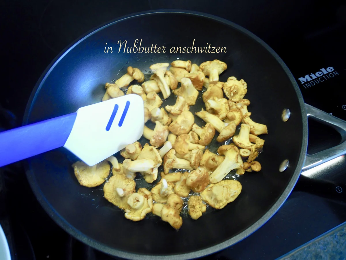 Sommersalat mit lauwarmen Pfifferlingen - Rezept - Bild Nr. 2