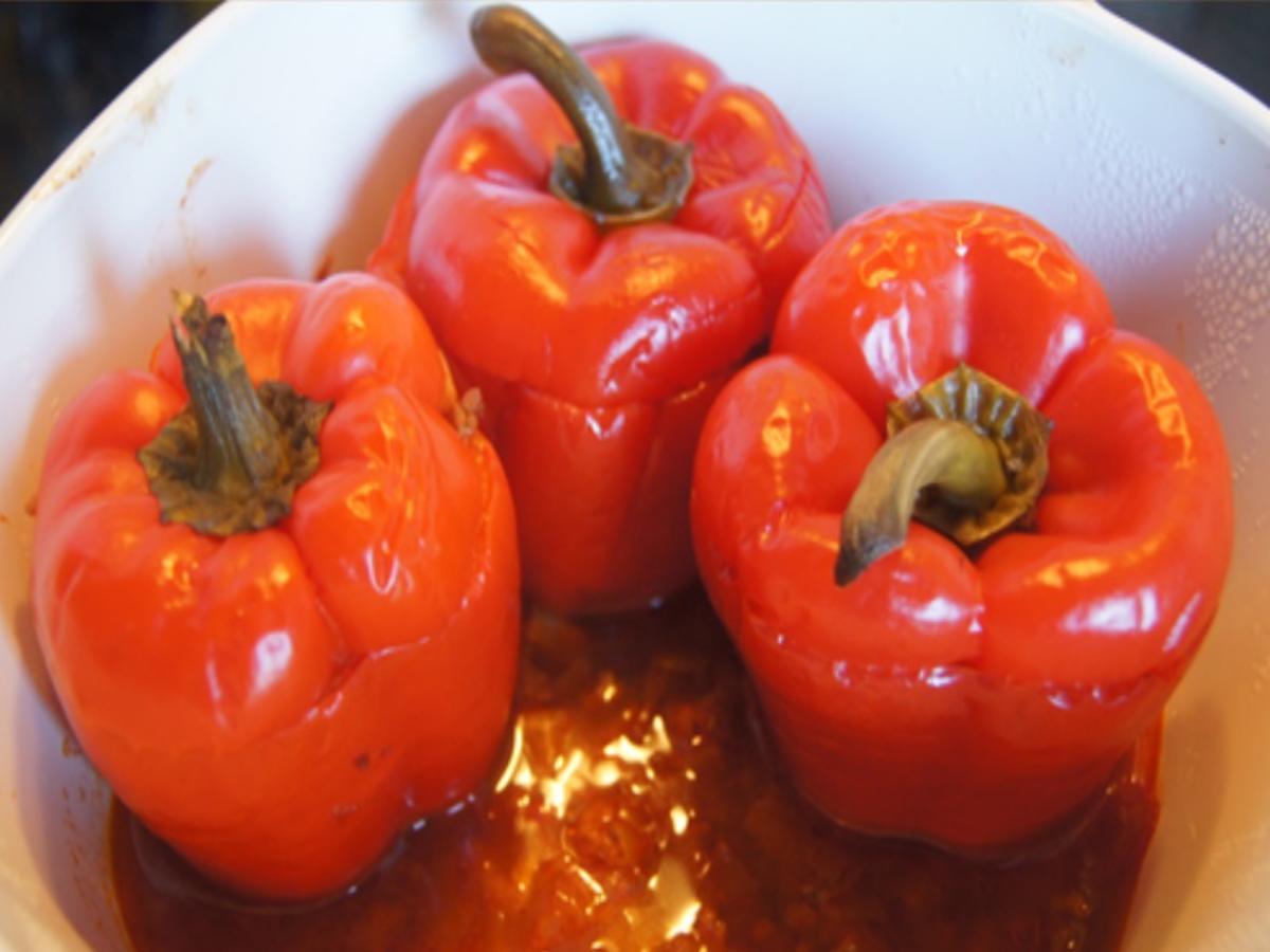 Gefüllte und gebackene rote Paprika - einfach - von MausVoh