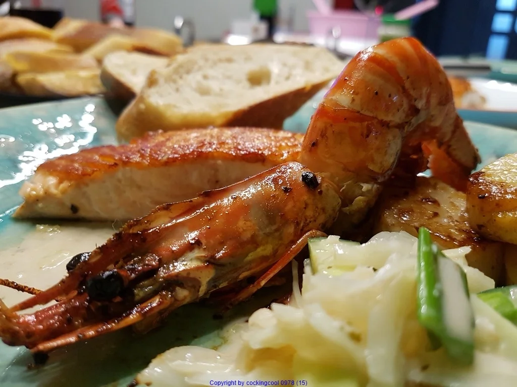 Jacobsmuschel - Riesengarnele- Wildlachs- Salat- und "Beurre de Corail" - Rezept - Bild Nr. 13