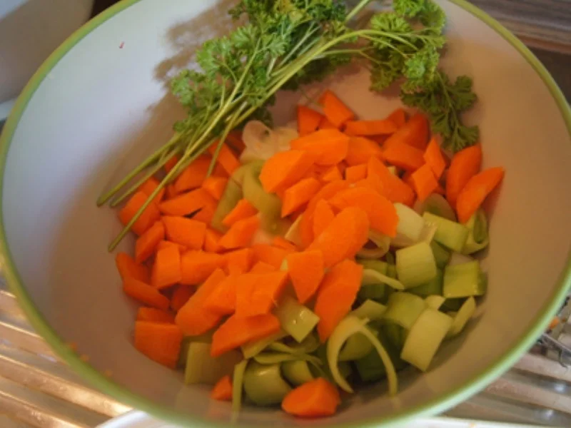 Rezept: Tafelspitz mit Meerrettichsauce, Honig-Karotten und Drillingen Bild Nr. 4 Tafelspitz mit Meerrettichsauce, Honig-Karotten und Drillingen - Rezept - Bild Nr. 4