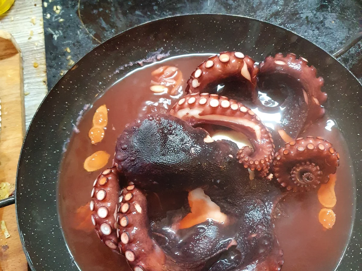 Rezept: Oktopus-Gröstl / Pulpo-Gröstl a la Mälzer Bild Nr. 4 Oktopus-Gröstl / Pulpo-Gröstl a la Mälzer - Rezept - Bild Nr. 4