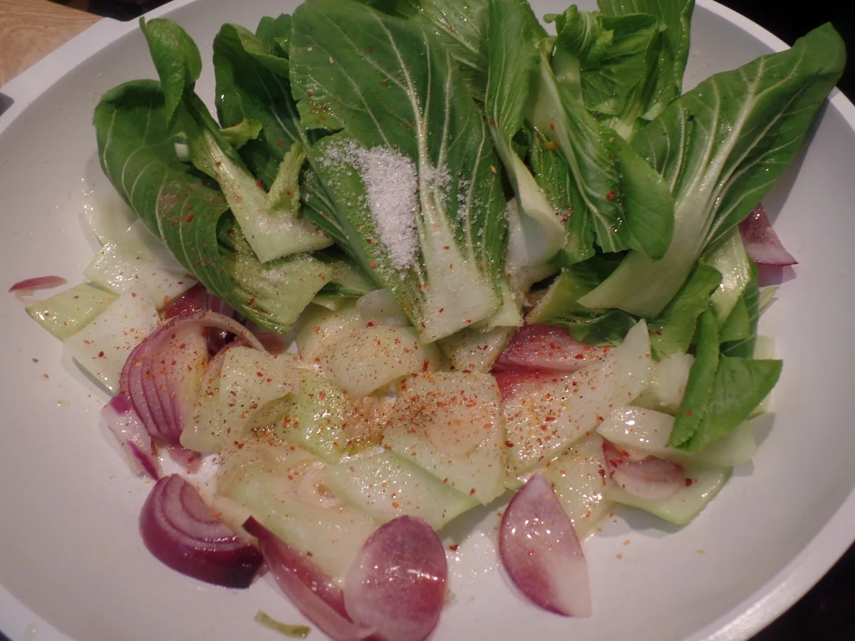 Rezept: Pak Choi mit Kürbisstampf und Spiegelei Bild Nr. 10895 Pak Choi mit Kürbisstampf und Spiegelei - Rezept - Bild Nr. 10895