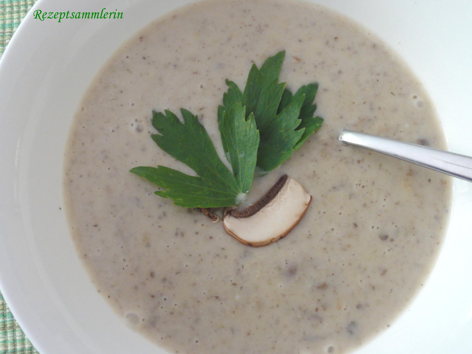 Suppe: CHAMPIGNON ~ SAHNE - Rezept mit Bild - kochbar.de