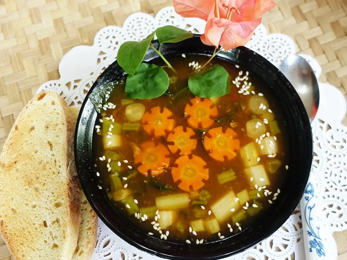 Gemüsesuppe mit grünem Spargel - Rezept - Bild Nr. 2