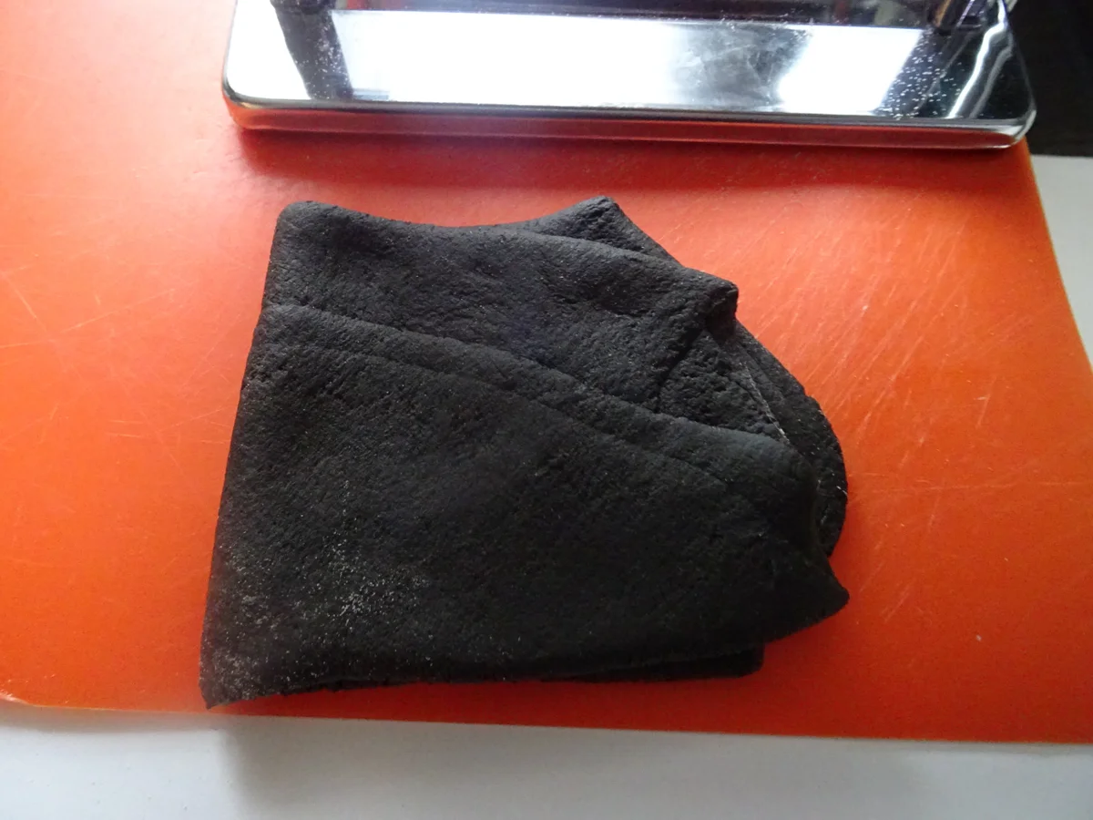 Sepia-Tagliatelle mit Tomaten-Ragout und Großgarnelen - Rezept - Bild Nr. 10907