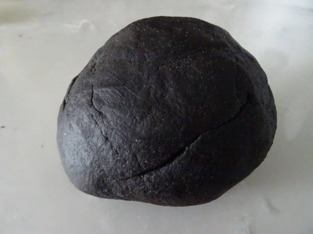 Sepia-Tagliatelle mit Tomaten-Ragout und Großgarnelen - Rezept - Bild Nr. 10908